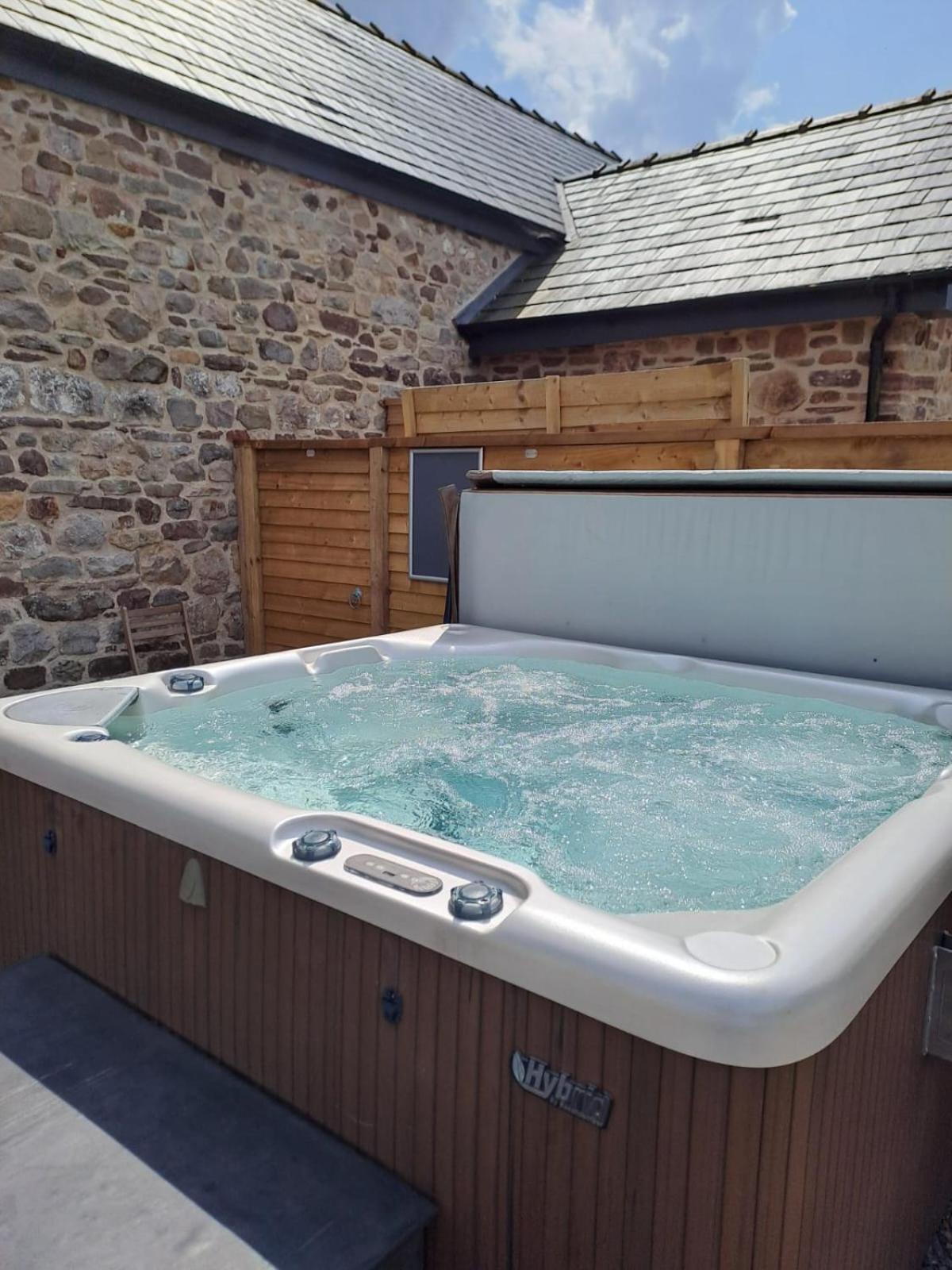 Cowshed In The Black Mountains Villa Abergavenny Exterior photo