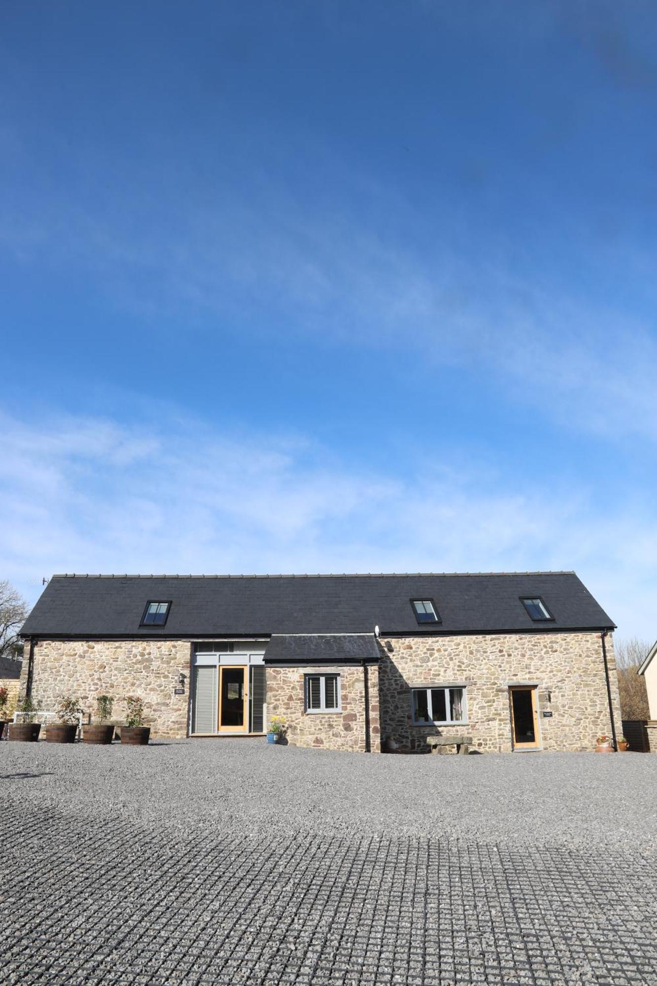 Cowshed In The Black Mountains Abergavenny Exterior photo